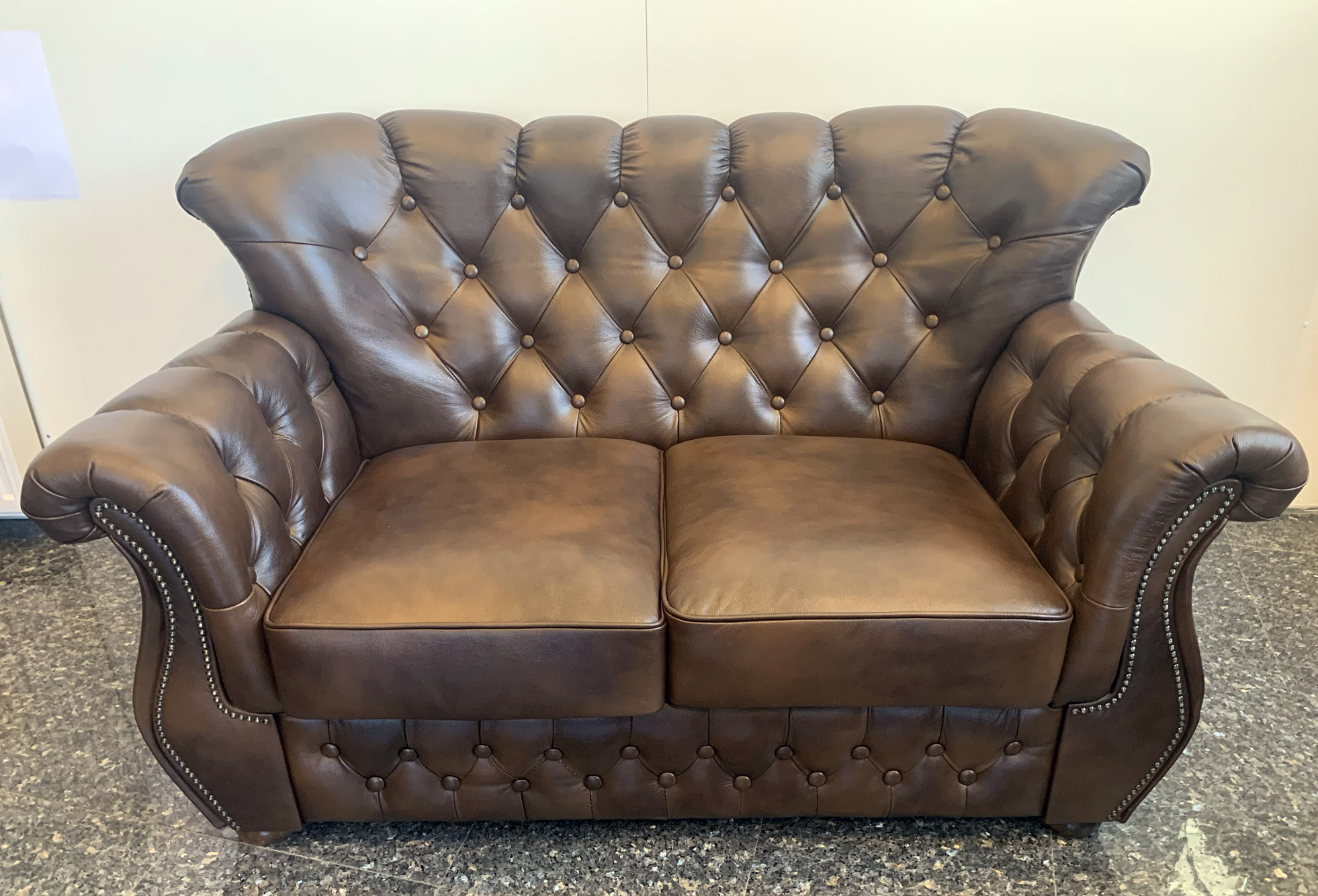 Chesterfield Monk 2-es kanap kzpbarna A5M)