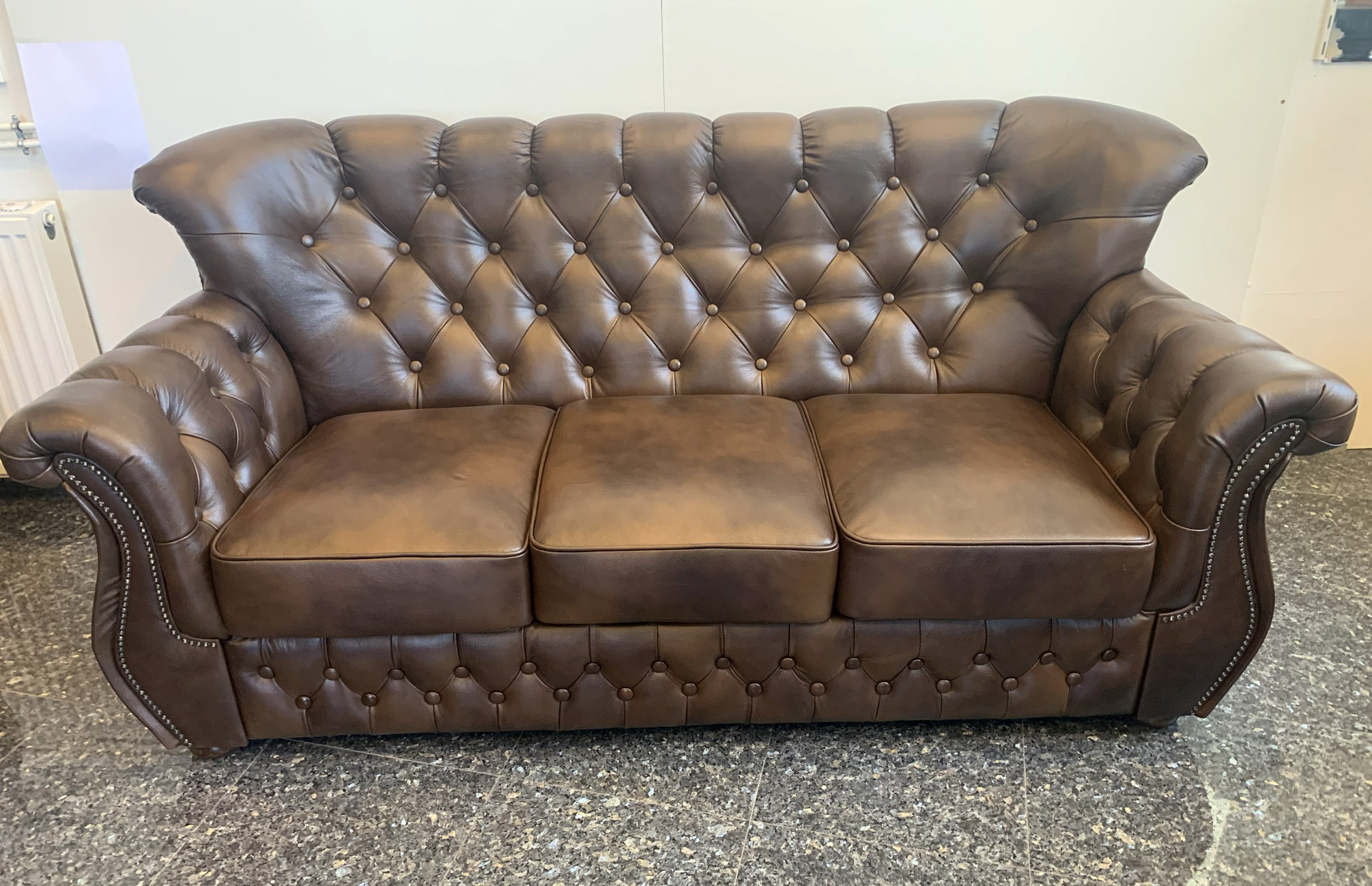 Chesterfield Monk 3-as kanap kzpbarna (A5M)