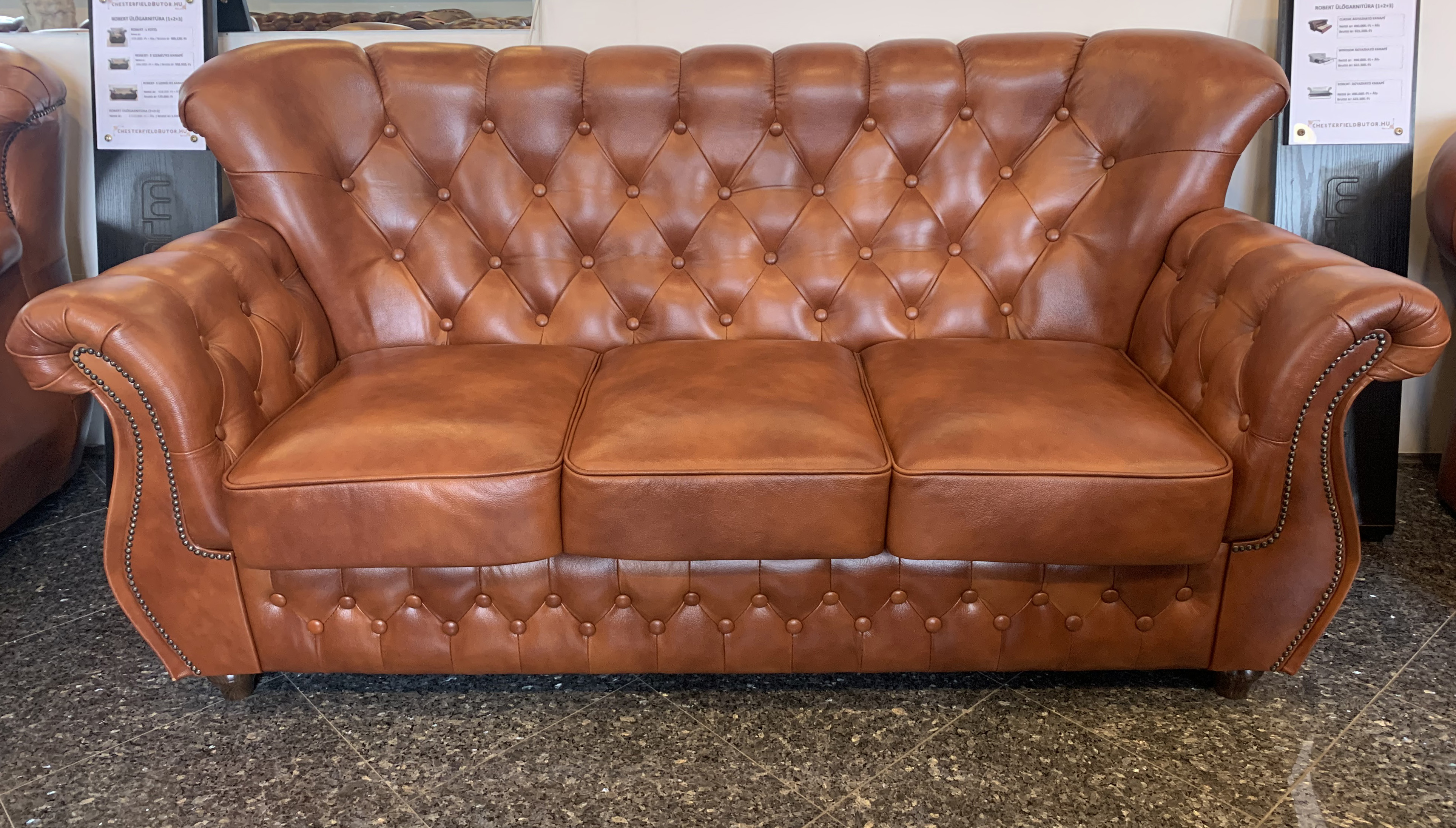 Chesterfield Monk 3-as kanap (C12)